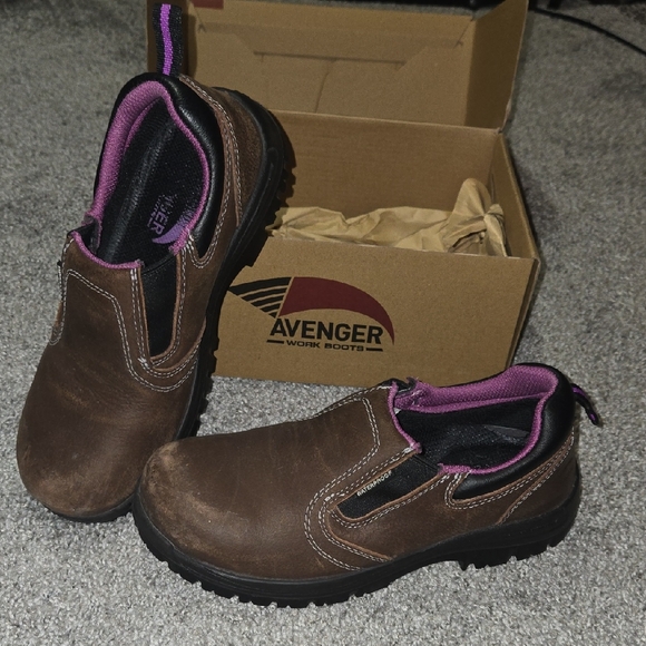 NIB Avenger Women's Brown and Purple Foreman Slip-on Waterproof Boots Size 8 - Picture 1 of 4